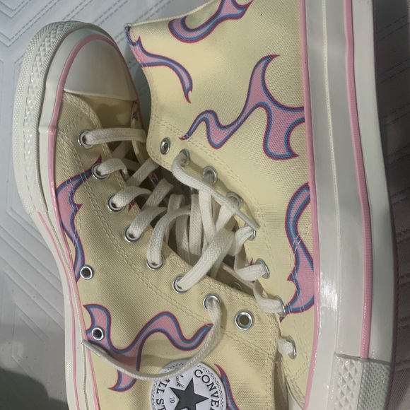 Size 8 - Picture 2 of 6